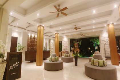 Grand Whiz Hotel Nusa Dua
